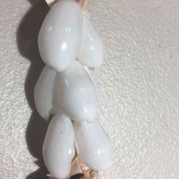 NWOT Extra Large Shells &Kukui Nuts Necklace - Picture 3 of 4